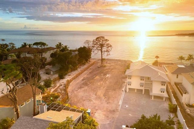 4050 HIGEL AVENUE, Sarasota, FL 34242