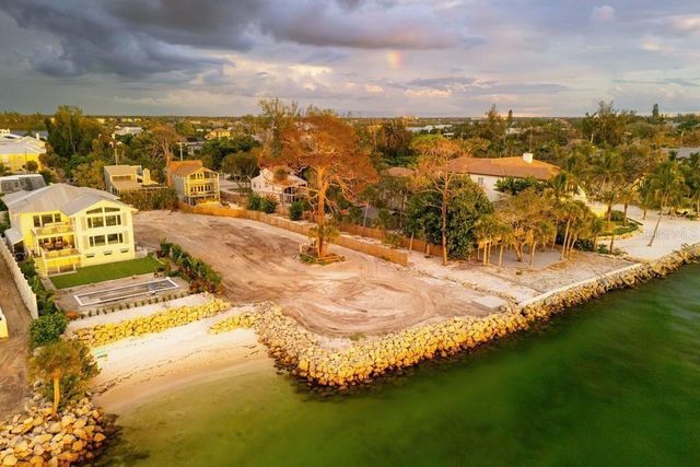 4050 HIGEL AVENUE, Sarasota, FL 34242