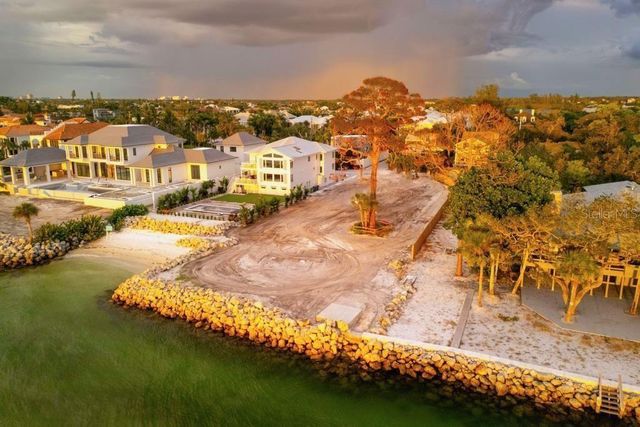 4050 HIGEL AVENUE, Sarasota, FL 34242