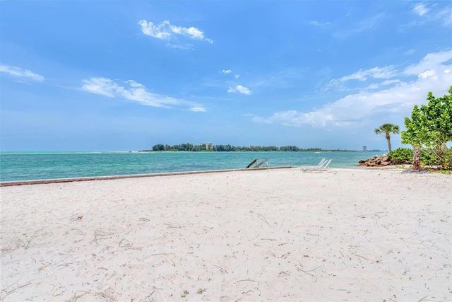 4050 HIGEL AVENUE, Sarasota, FL 34242
