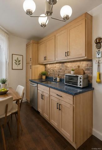 99-10 60th Avenue 2B, Corona, NY 11368