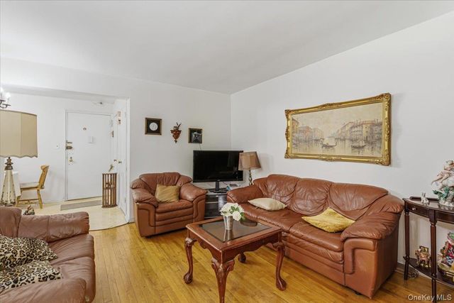99-10 60th Avenue 2B, Corona, NY 11368