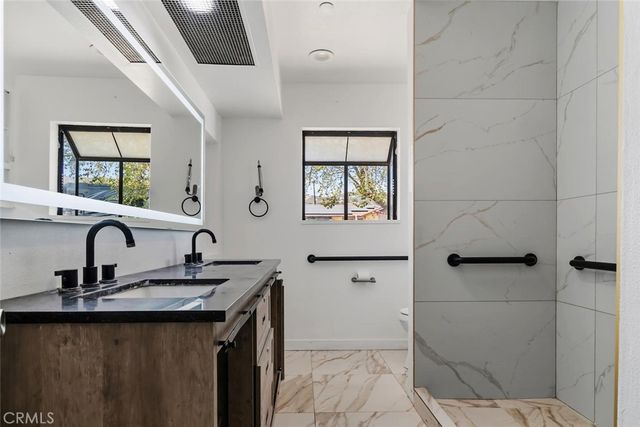 4 Mansfield Lane, Camarillo, CA 93010