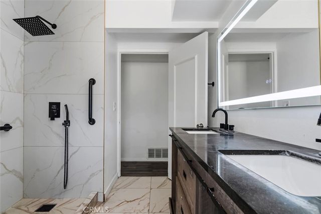 4 Mansfield Lane, Camarillo, CA 93010