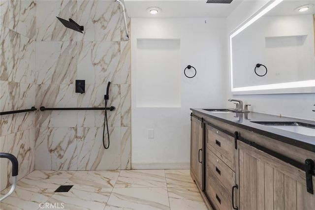 4 Mansfield Lane, Camarillo, CA 93010