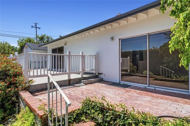 4 Mansfield Lane, Camarillo, CA 93010