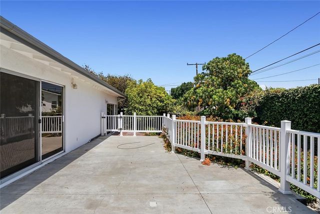 4 Mansfield Lane, Camarillo, CA 93010