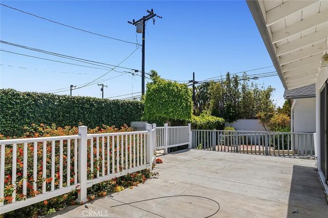 4 Mansfield Lane, Camarillo, CA 93010