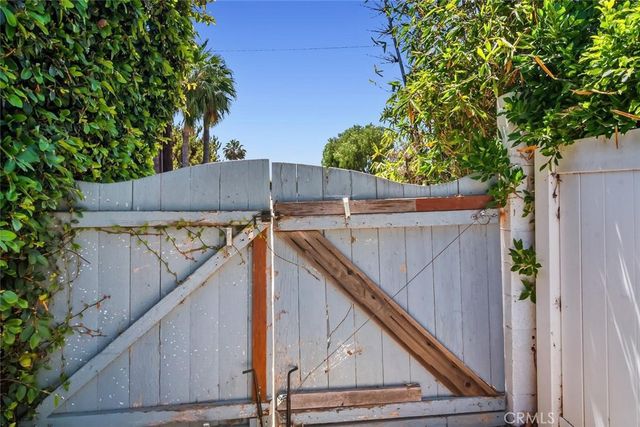 4 Mansfield Lane, Camarillo, CA 93010