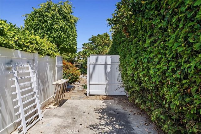 4 Mansfield Lane, Camarillo, CA 93010