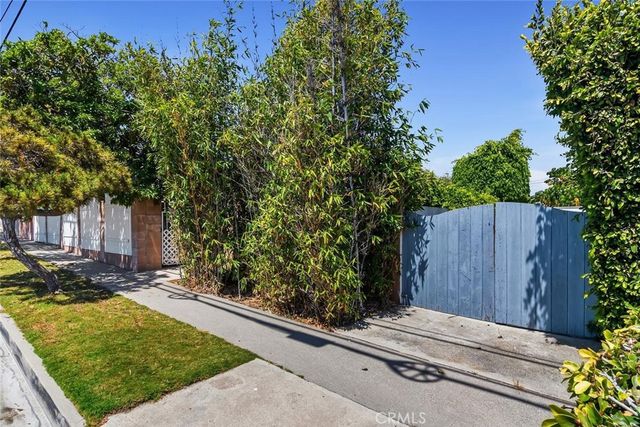 4 Mansfield Lane, Camarillo, CA 93010