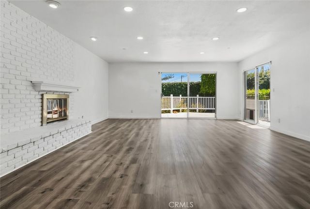 4 Mansfield Lane, Camarillo, CA 93010