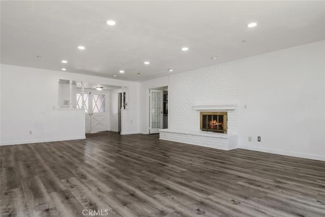 4 Mansfield Lane, Camarillo, CA 93010