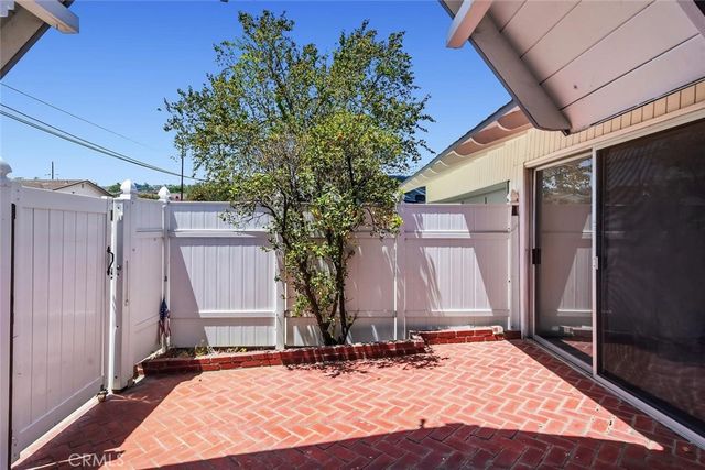 4 Mansfield Lane, Camarillo, CA 93010