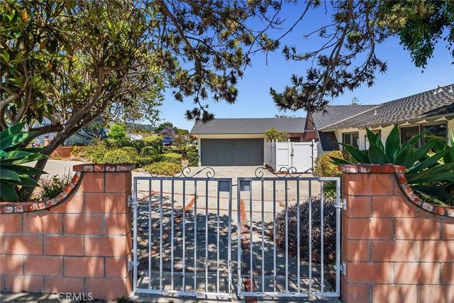 4 Mansfield Lane, Camarillo, CA 93010