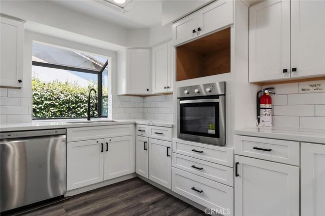 4 Mansfield Lane, Camarillo, CA 93010