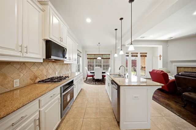 8313 Bayberry Avenue, Lantana, TX 76226