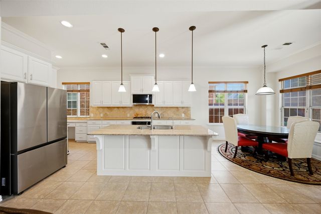 8313 Bayberry Avenue, Lantana, TX 76226