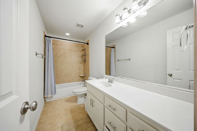 8313 Bayberry Avenue, Lantana, TX 76226