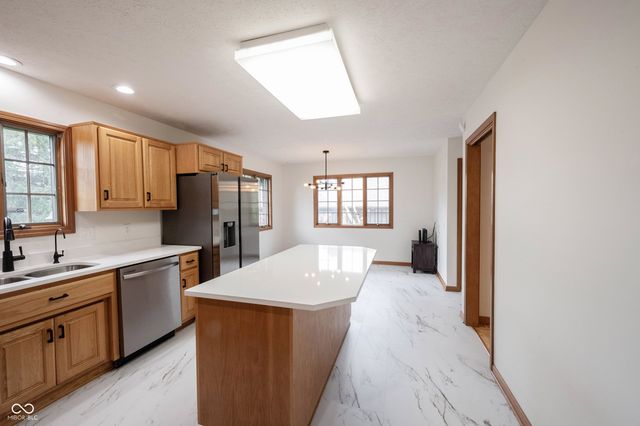 825 Eastgate Drive, Anderson, IN 46012
