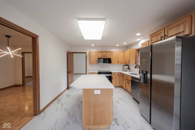 825 Eastgate Drive, Anderson, IN 46012