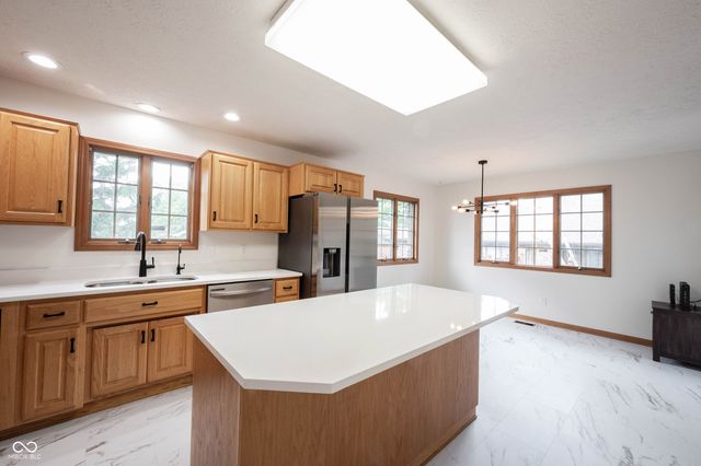 825 Eastgate Drive, Anderson, IN 46012