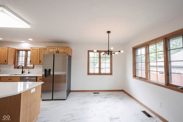 825 Eastgate Drive, Anderson, IN 46012