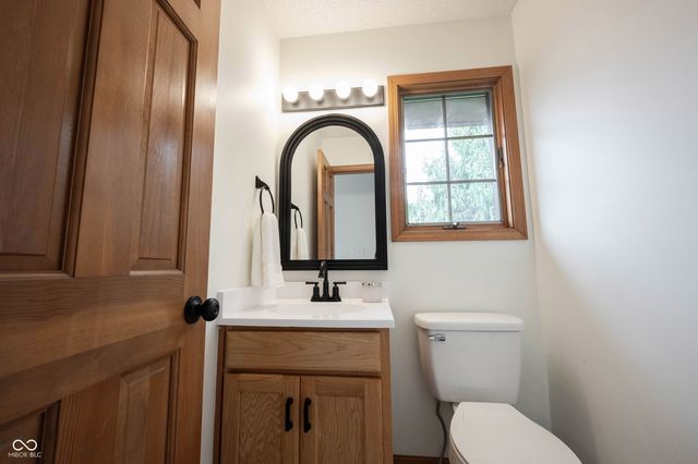 825 Eastgate Drive, Anderson, IN 46012