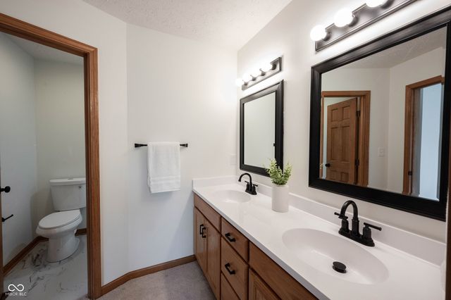 825 Eastgate Drive, Anderson, IN 46012