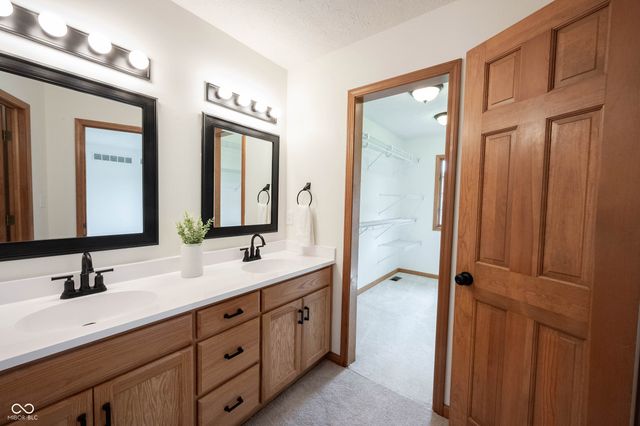 825 Eastgate Drive, Anderson, IN 46012