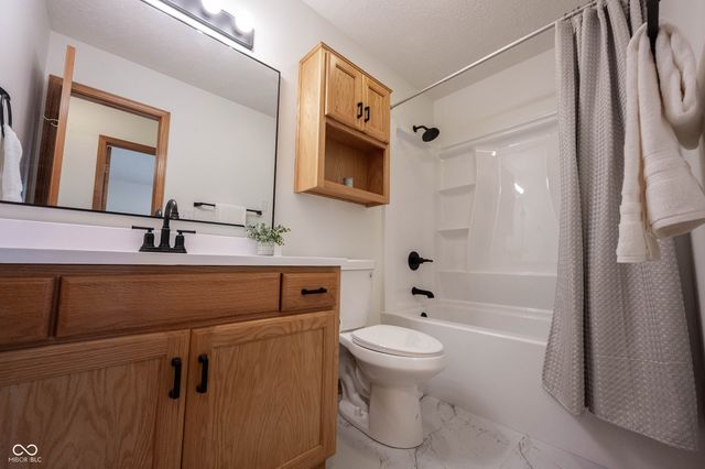 825 Eastgate Drive, Anderson, IN 46012