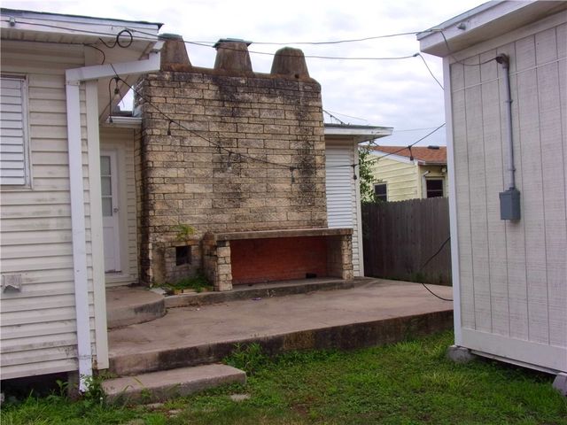 1445 Brentwood Dr, Corpus Christi, TX 78415