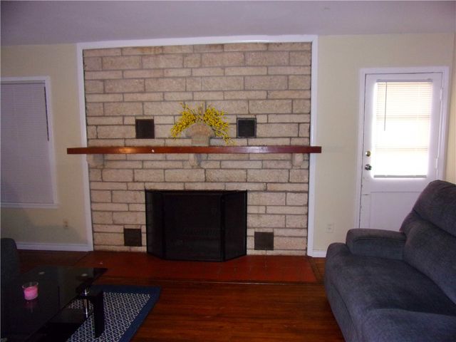 1445 Brentwood Dr, Corpus Christi, TX 78415