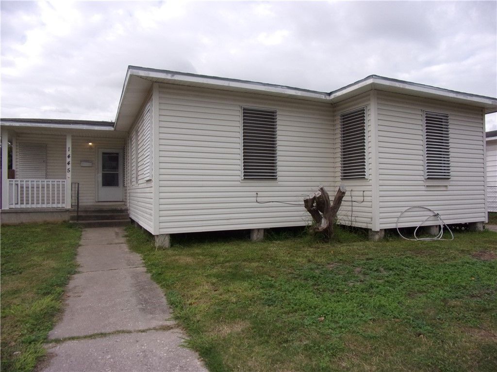1445 Brentwood Dr, Corpus Christi, TX 78415