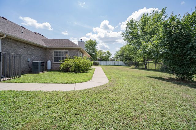 1125 Cascade Falls Dr, Murfreesboro, TN 37129