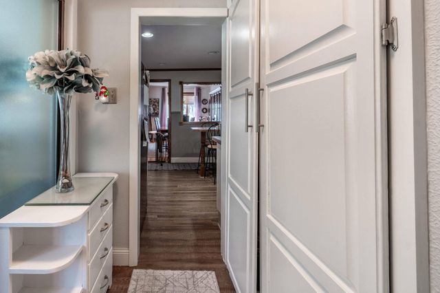 526 W Douglas Avenue, Fergus Falls, MN 56537