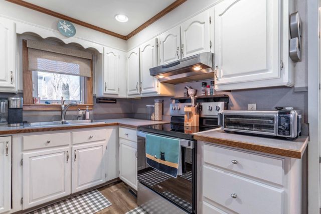 526 W Douglas Avenue, Fergus Falls, MN 56537