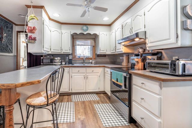 526 W Douglas Avenue, Fergus Falls, MN 56537