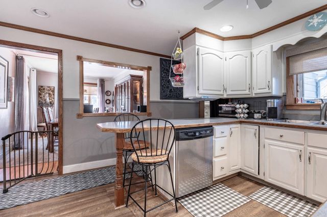 526 W Douglas Avenue, Fergus Falls, MN 56537