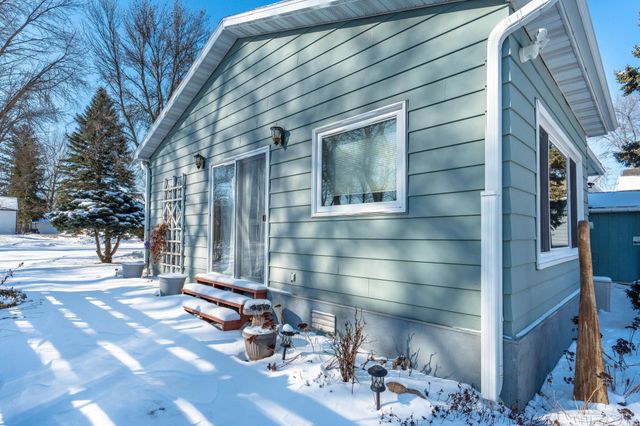 526 W Douglas Avenue, Fergus Falls, MN 56537