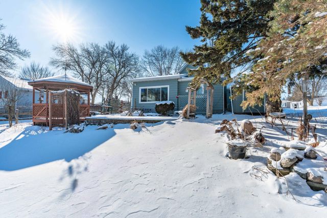526 W Douglas Avenue, Fergus Falls, MN 56537