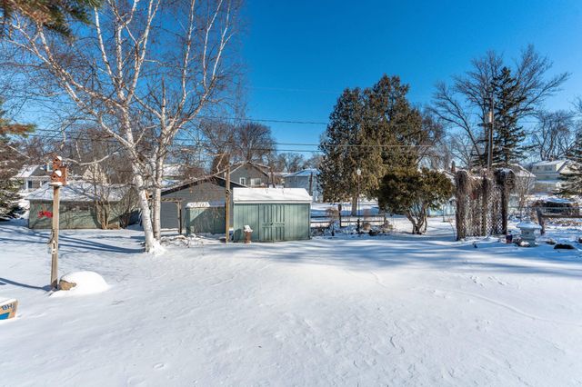 526 W Douglas Avenue, Fergus Falls, MN 56537