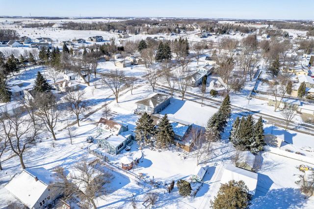 526 W Douglas Avenue, Fergus Falls, MN 56537