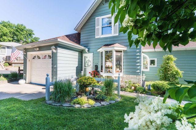 526 W Douglas Avenue, Fergus Falls, MN 56537