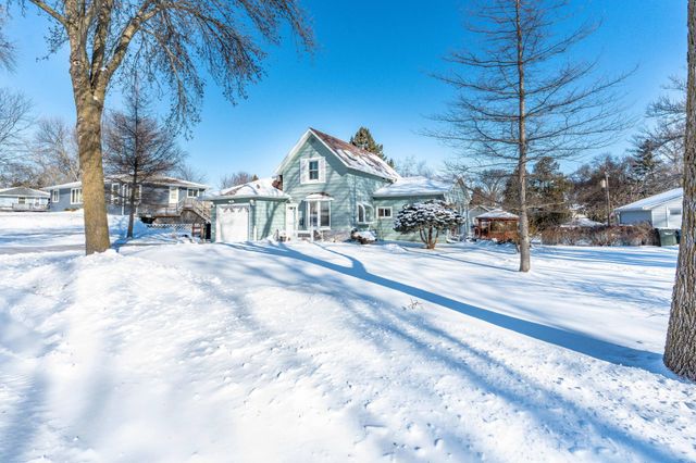 526 W Douglas Avenue, Fergus Falls, MN 56537