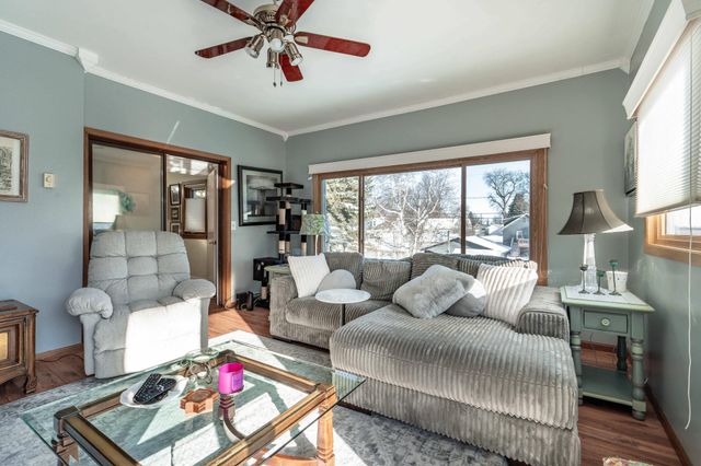 526 W Douglas Avenue, Fergus Falls, MN 56537