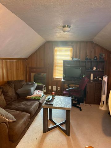 6537 CHARLES Street, Omaha, NE 68132