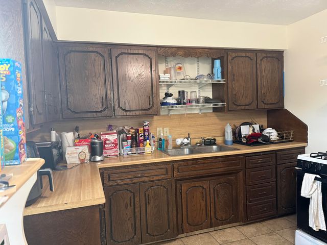 6537 CHARLES Street, Omaha, NE 68132