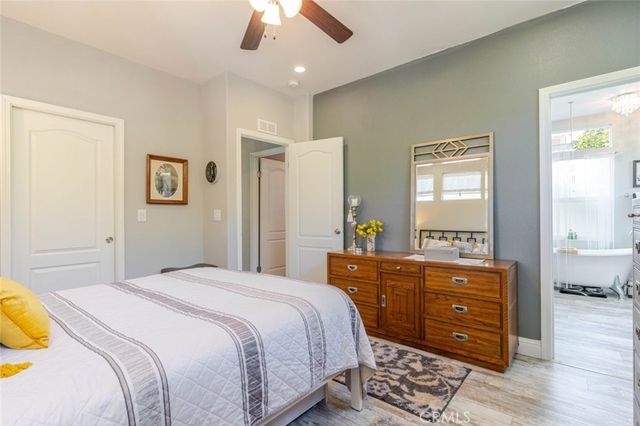 11 Oxford Way, Northridge, CA 91324