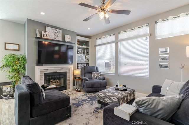 11 Oxford Way, Northridge, CA 91324